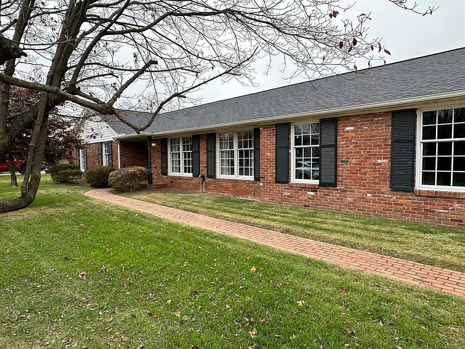 1st image of 2439 Spencer Dr