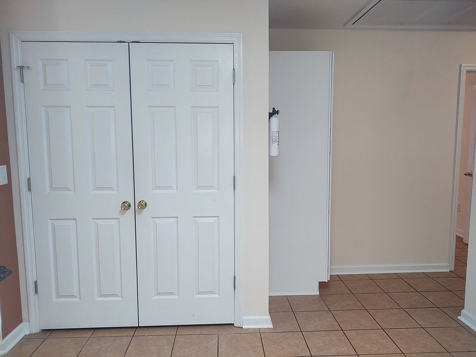 View to washer & dryer closet in kitchen area