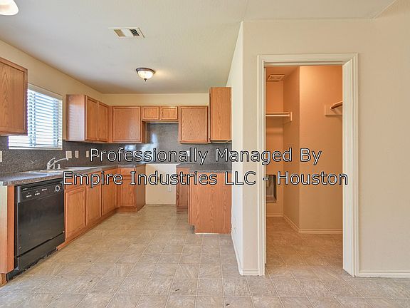 3rd image of 5714 Park Village Dr