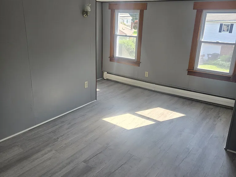 1240 Birbeck St — Photo 14
