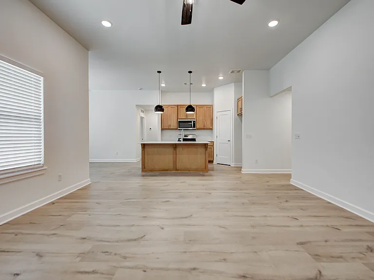 20150 Park Ln — Photo 3