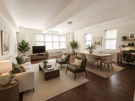 160 W 73rd St