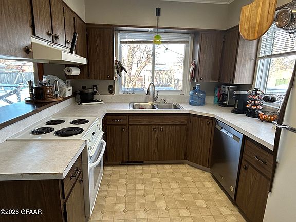 2nd image of 1407 Manvel Ave