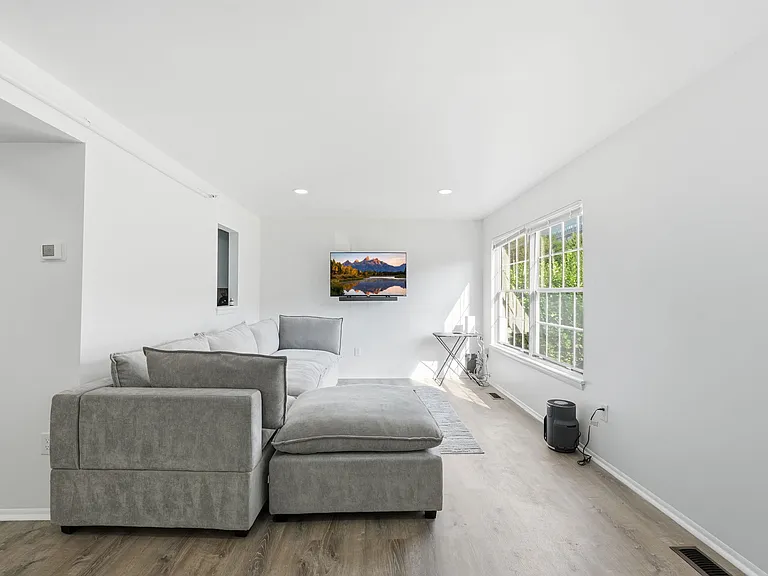 4805 Berwyn House Rd — Photo 5