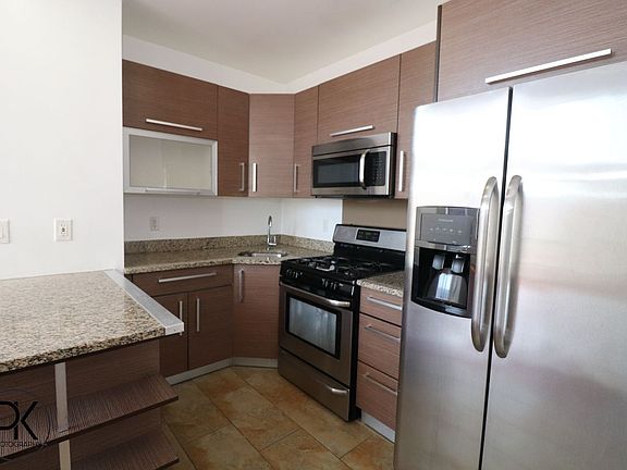 4th image of 213 Kingsland Ave APT 4