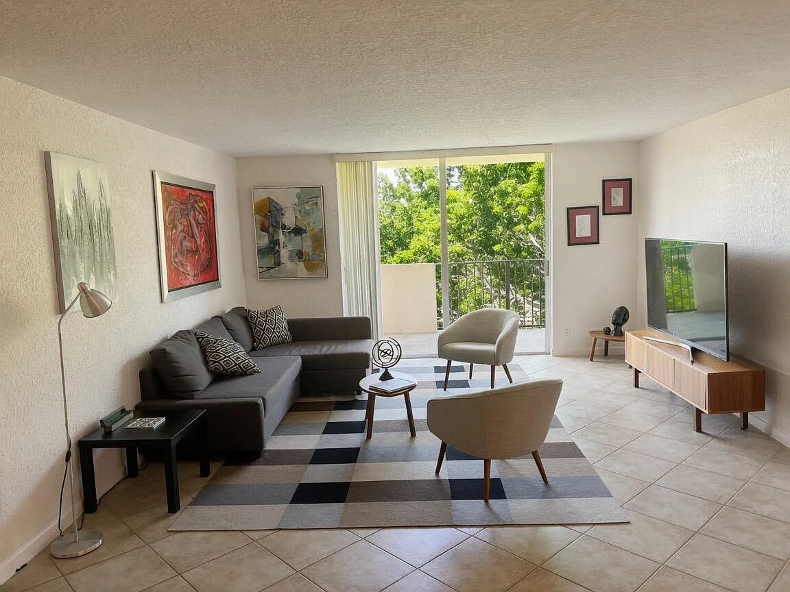 2 bed, 2.0 bath, 1379 sqft, $2,600 — Photo 1