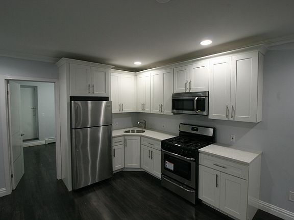 2nd image of 520 New Jersey Ave #1