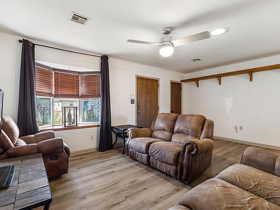5th image of 309 N Glenwood Dr