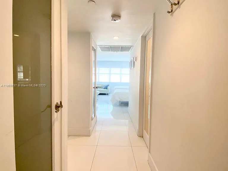 100 Lincoln Rd #906 — Photo 2