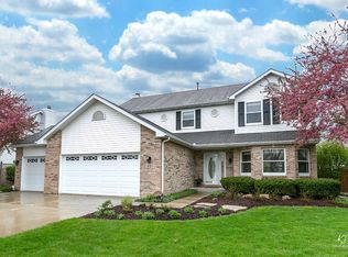 405 Bobcat Ct, Oswego, IL 60543