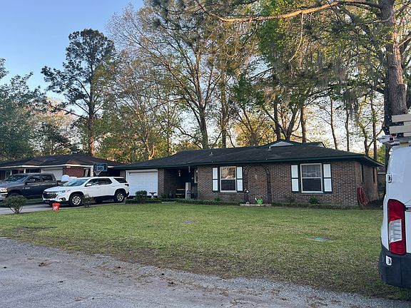 2nd image of 206 Judith Dr