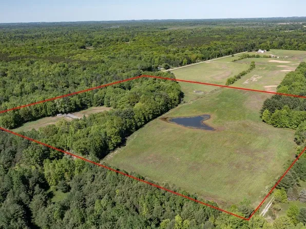 N1070 Ashley Rd, Shiocton, WI 54170