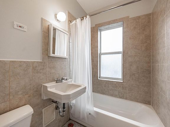 5th image of 2659 N Spaulding Ave #310