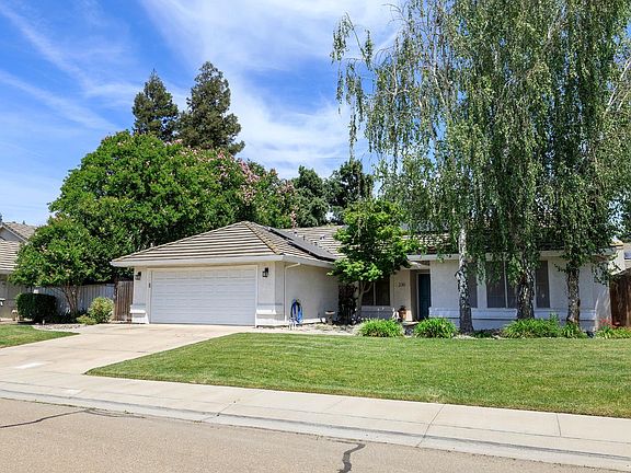 3rd image of 230 Meyenberg Ave