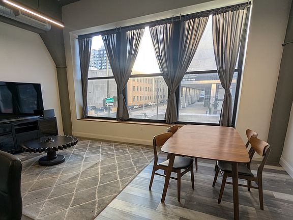 3rd image of 511 N Broad St #19-204