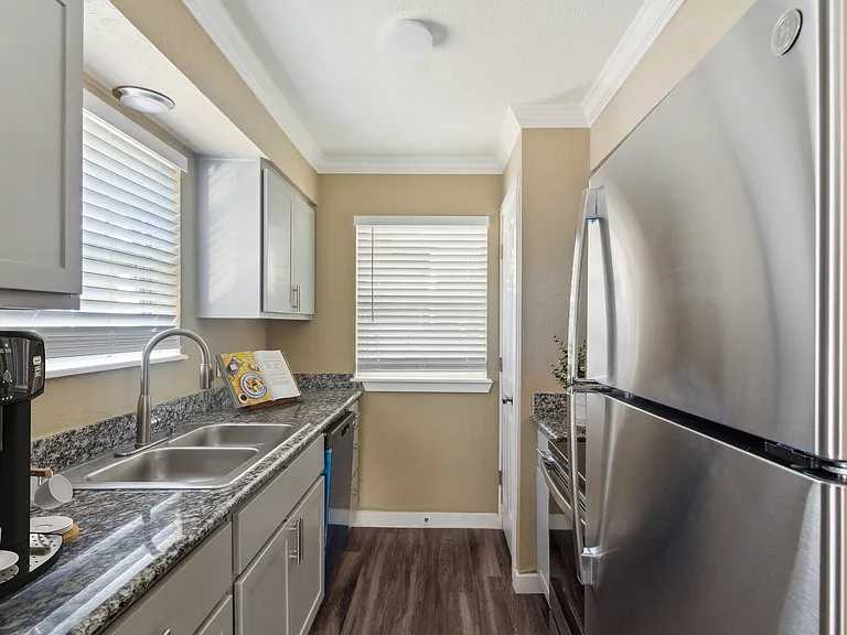 Elevate Apartments — Photo 29