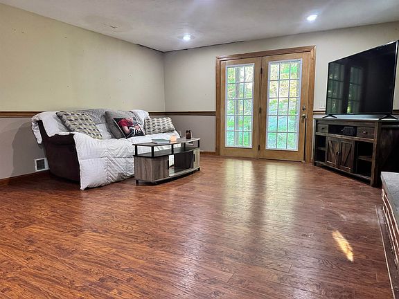 5th image of 79 Allen Road