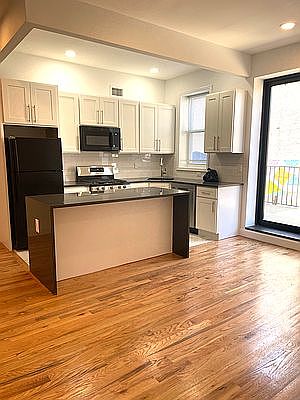 3rd image of 220A Patchen Ave #1