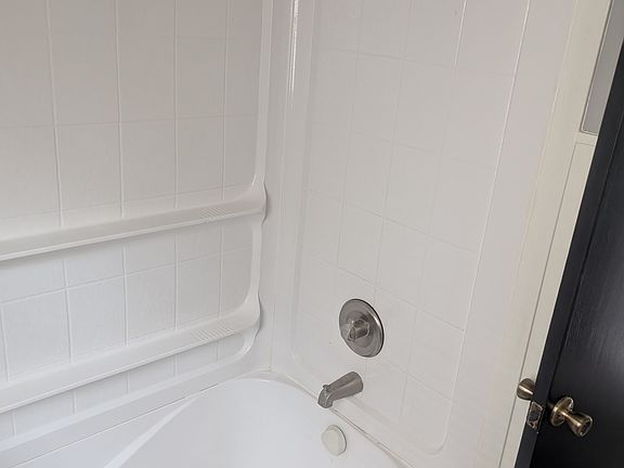 4th image of 908 N Tyler Ave