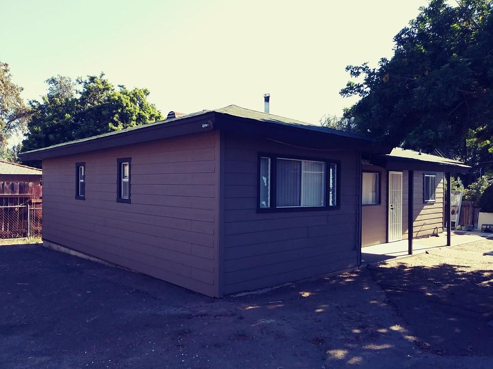 2nd image of 1057 1/2 Gillespie Dr