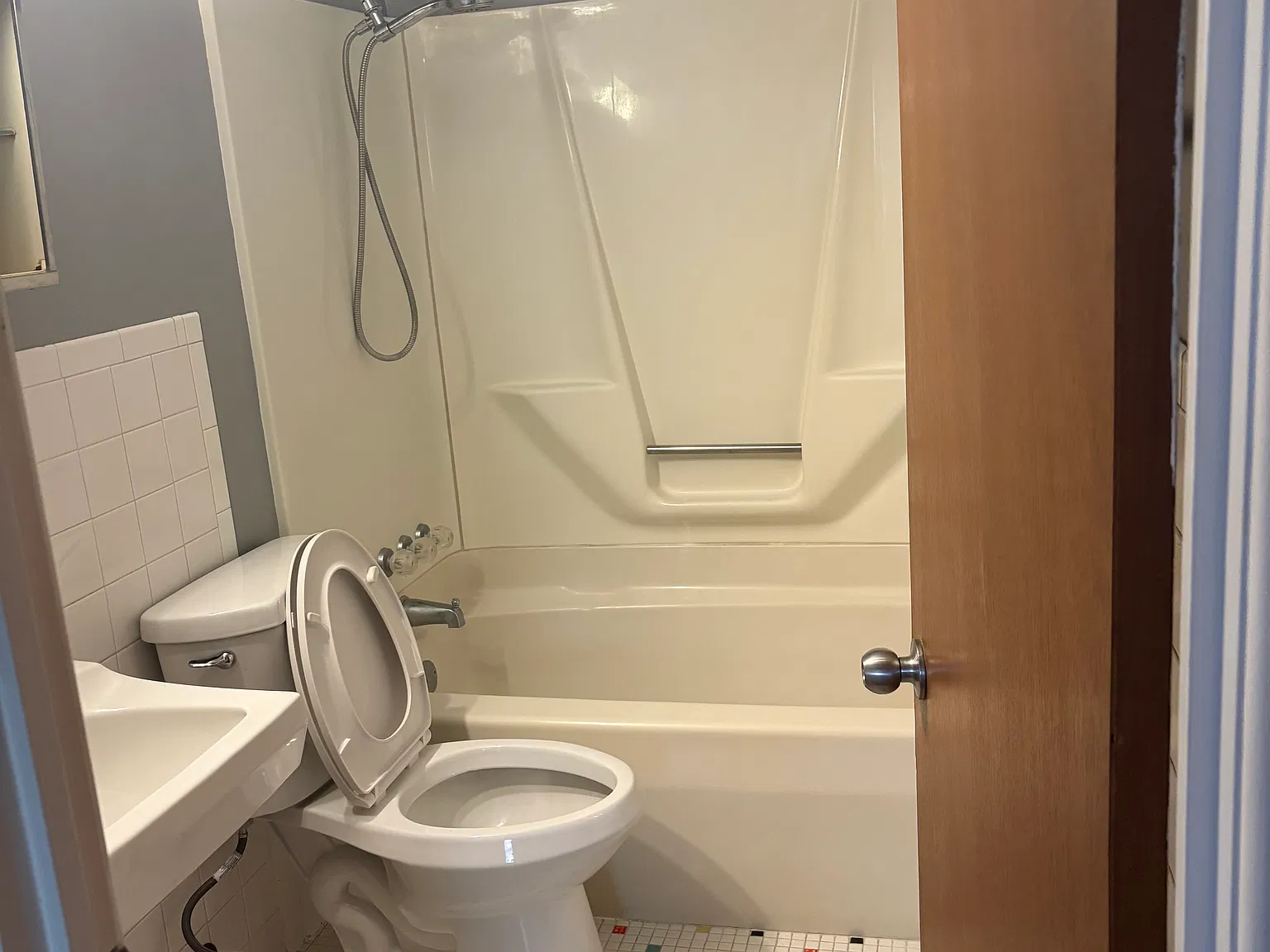 2 bed, 800 sqft, $1,175 — Photo 4