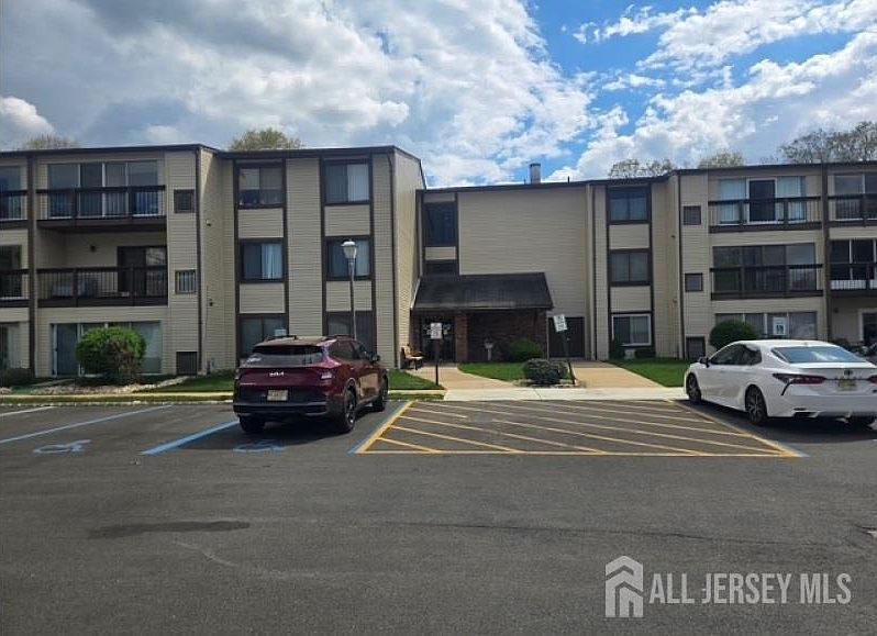 278 Crosse Dr APT 3F