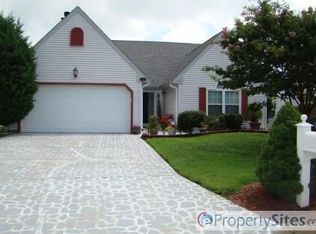 1704 Pathfinder Dr, Virginia Beach, VA 23454