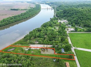 1218 N Park St, Hardin, IL 62047