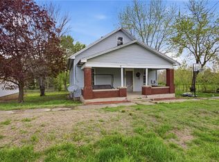 325 E State St, Westfield, IL 62474