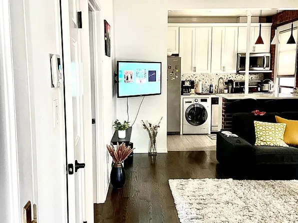21-38 35th St Unit 2F, Astoria, NY 11105