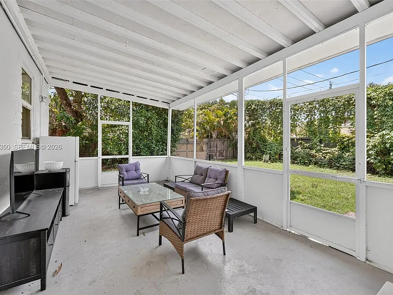 5800 SW 61st St — Photo 19