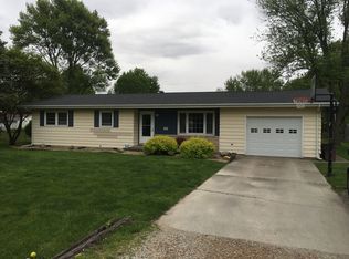 525 E Walnut St, Mount Zion, IL