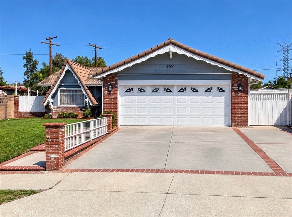 9651 Kruse Rd — Pico Rivera Golf Club