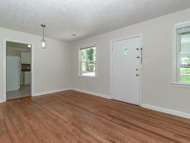 2709 Hazel St — Photo 8