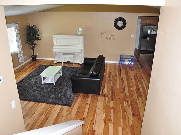 3rd image of 3045 Woodridge Dr