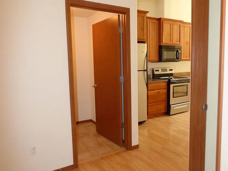 619-621 S Broad St — Photo 12