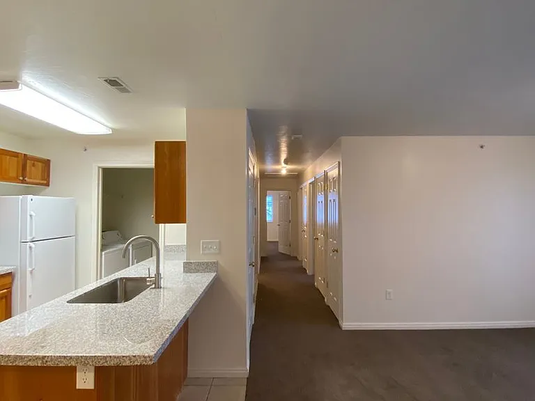 1693 N 400 W — Photo 9
