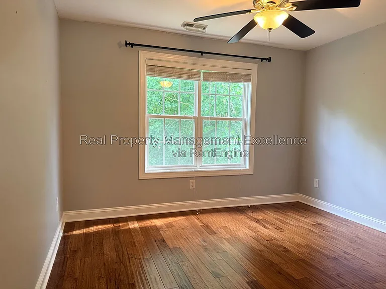 305 Holly Thorn Trce — Photo 49
