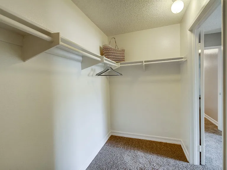 Las Ventanas Apartments — Photo 19