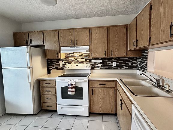 5th image of 2853 Forrestal Ct #2853