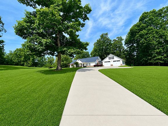 2nd image of 442 Deer Ridge Estates Rd