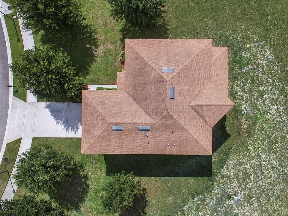 2nd image of 2008 Wavyleaf Ct