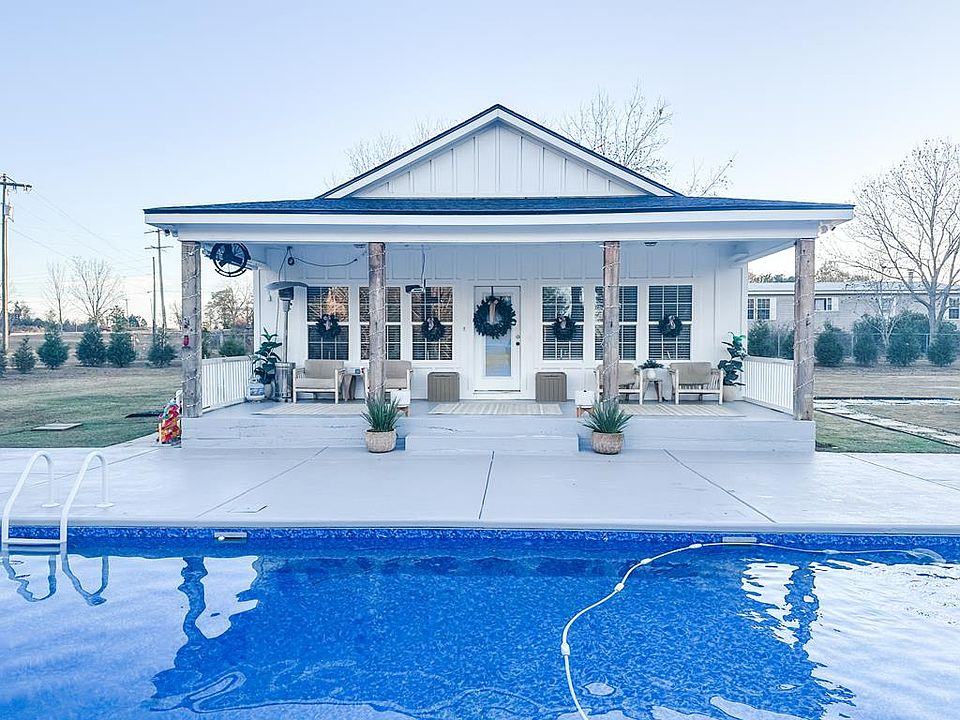 1st image of 541 Malvern Loop