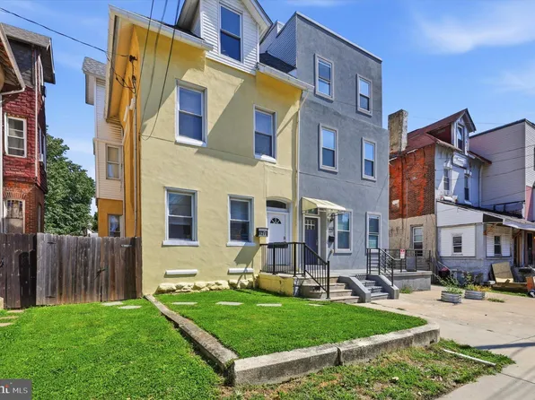 1219 S 46th St #3, Philadelphia, PA 19143