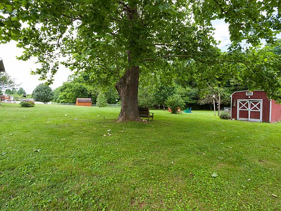 3rd image of 1805 Cherrybrook Dr