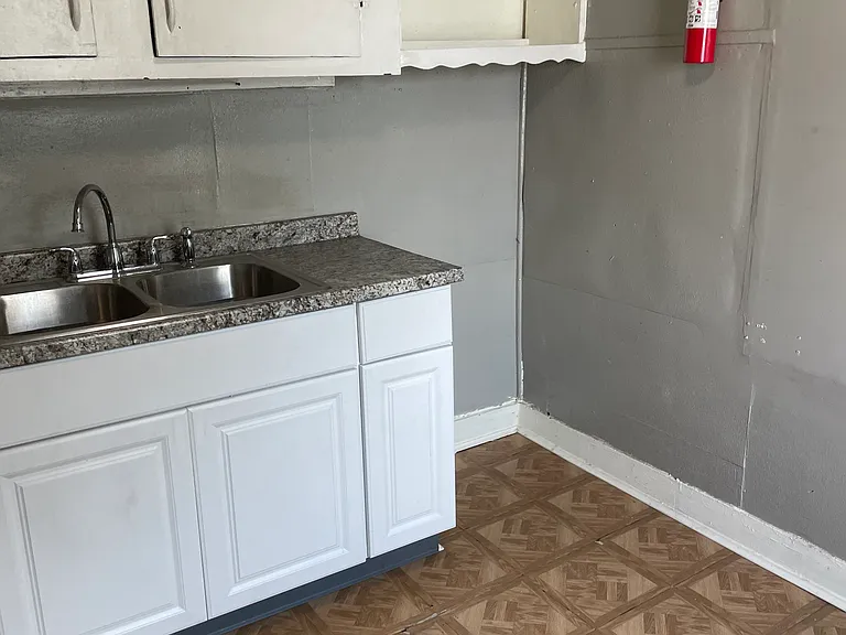 7436 Navigation Blvd #1 — Photo 4