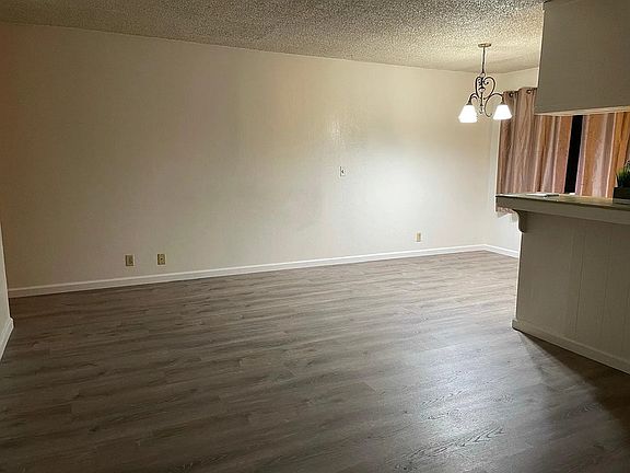 2nd image of 855 Wyman Way APT 4