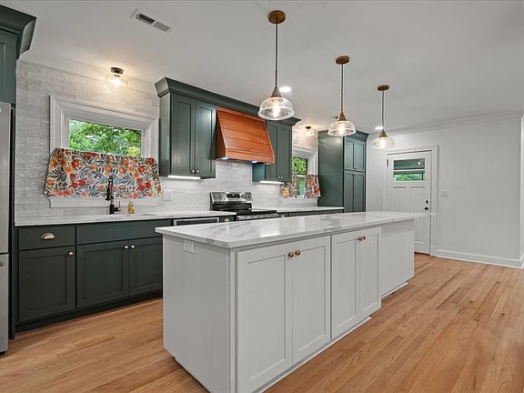 4th image of 803 S Saint Claire Dr