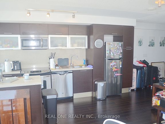 3rd image of 386 Yonge St #2002
