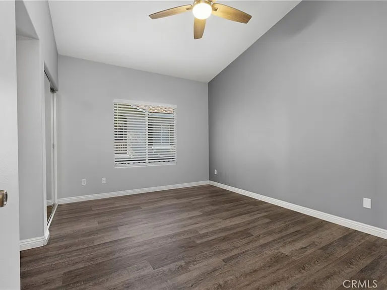 230 California Ct — Photo 22